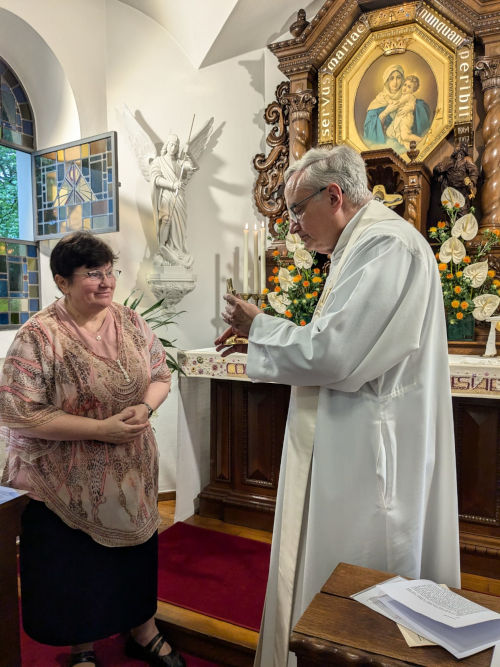 PaterKullerReliqukreuz1 Schönstatt-Frauenbund Gottesdienst Heiligtum